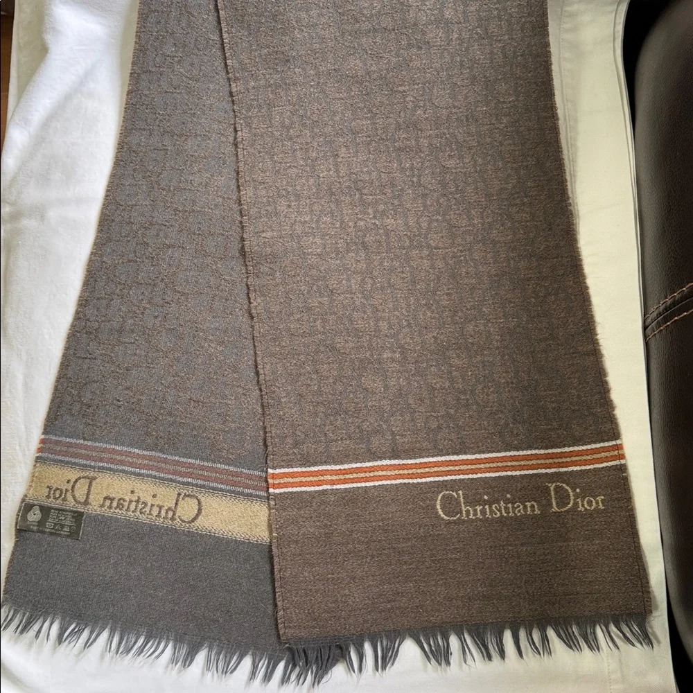 Dior Wool Scarf in  Great Condition